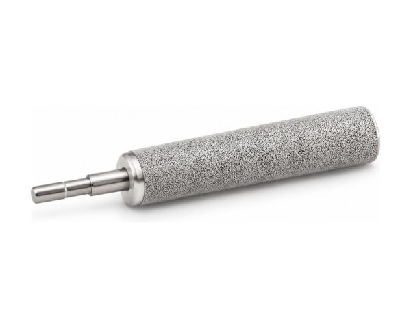 Sintered stainless steel inlet filter that keeps particulates out of solvent and gas lines.